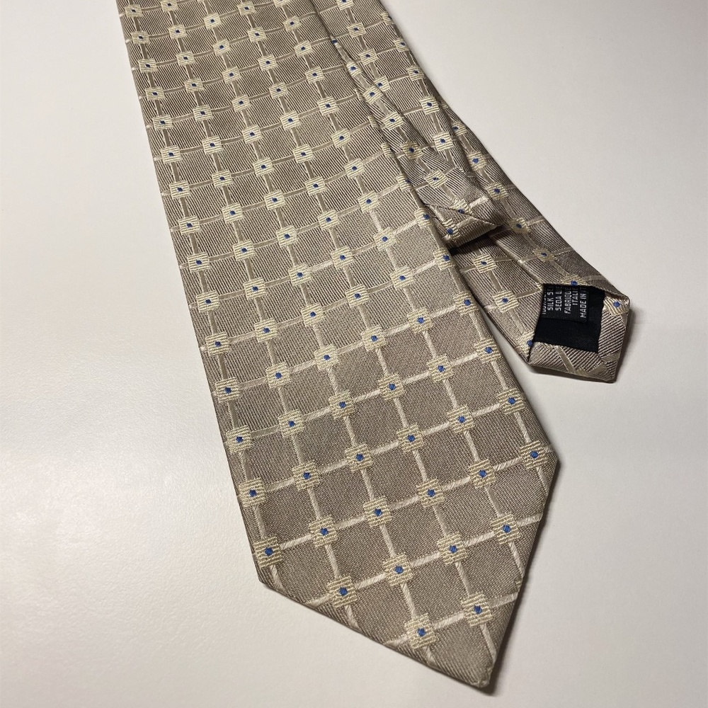 Silver Tie